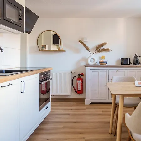 Appartement Ahorn, Wunderschoene, Neue Wohnungen, Ideal Fuer Ausfluege Ins Phantasialand, Staedte Koeln, Bruehl Und Bonn Oder Eifel