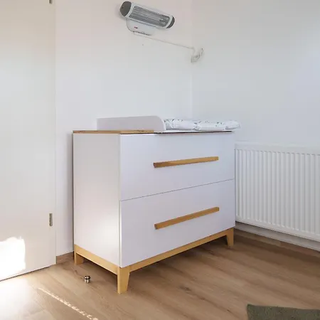 Appartement Ahorn, Wunderschoene, Neue Wohnungen, Ideal Fuer Ausfluege Ins Phantasialand, Staedte Koeln, Bruehl Und Bonn Oder Eifel *