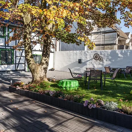 Ahorn, Wunderschoene, Neue Wohnungen, Ideal Fuer Ausfluege Ins Phantasialand, Staedte Koeln, Bruehl Und Bonn Oder Eifel *