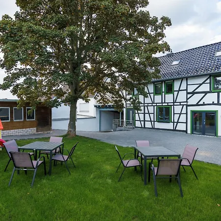 Ahorn, Wunderschoene, Neue Wohnungen, Ideal Fuer Ausfluege Ins Phantasialand, Staedte Koeln, Bruehl Und Bonn Oder Eifel Weilerswist