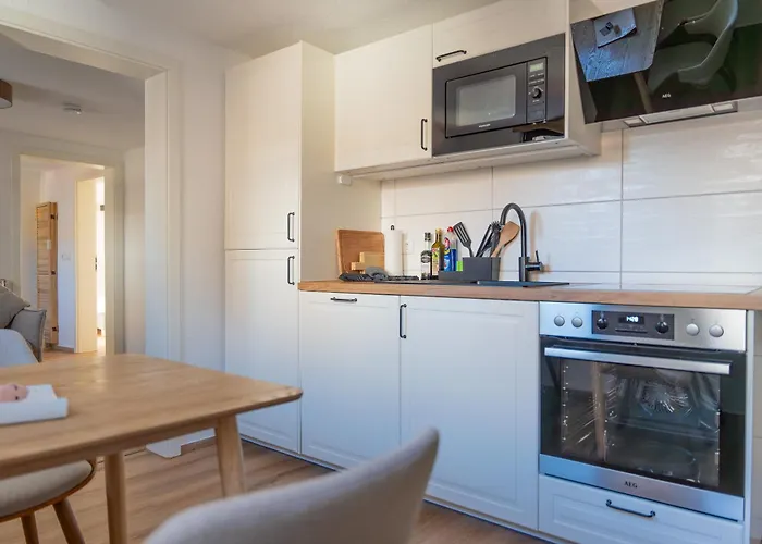 Ahorn, Wunderschoene, Neue Wohnungen, Ideal Fuer Ausfluege Ins Phantasialand, Staedte Koeln, Bruehl Und Bonn Oder Eifel Weilerswist