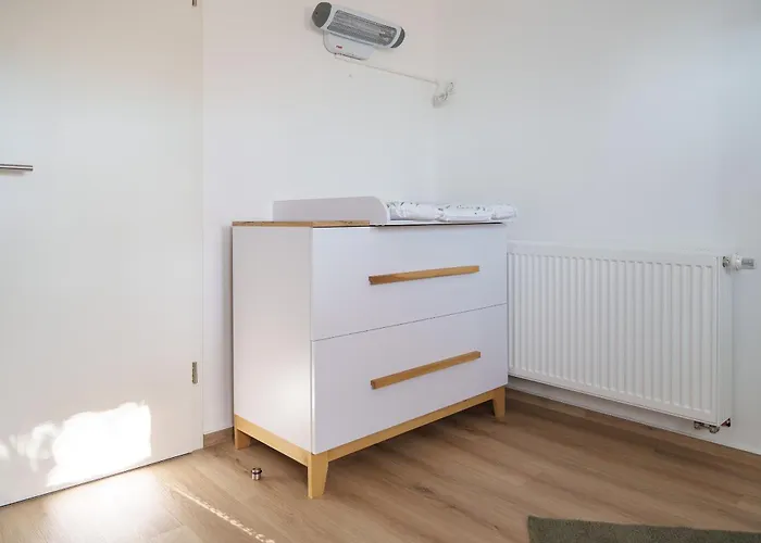 شقة Ahorn, Wunderschoene, Neue Wohnungen, Ideal Fuer Ausfluege Ins Phantasialand, Staedte Koeln, Bruehl Und Bonn Oder Eifel *