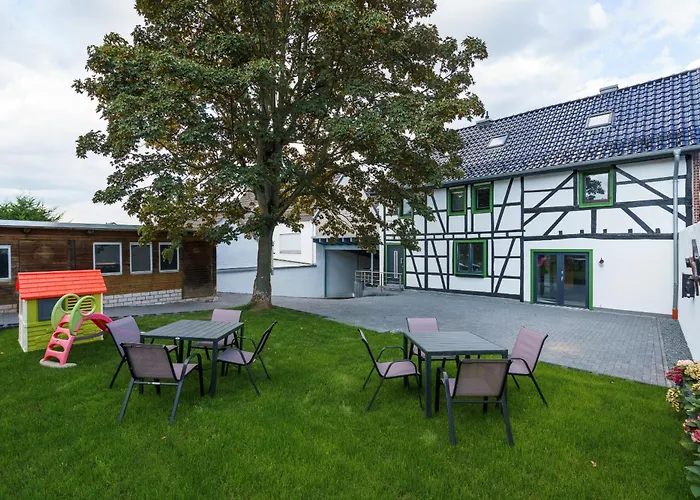 Ahorn, Wunderschoene, Neue Wohnungen, Ideal Fuer Ausfluege Ins Phantasialand, Staedte Koeln, Bruehl Und Bonn Oder Eifel Weilerswist