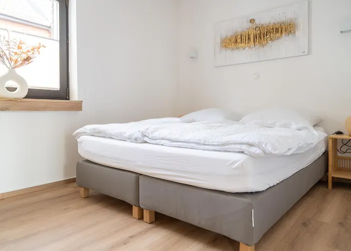 شقة Ahorn, Wunderschoene, Neue Wohnungen, Ideal Fuer Ausfluege Ins Phantasialand, Staedte Koeln, Bruehl Und Bonn Oder Eifel